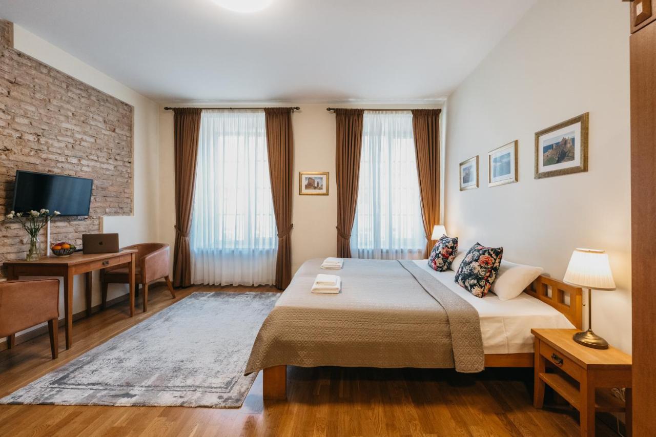 Cathedral Old Town Suites Vilnius Exterior photo