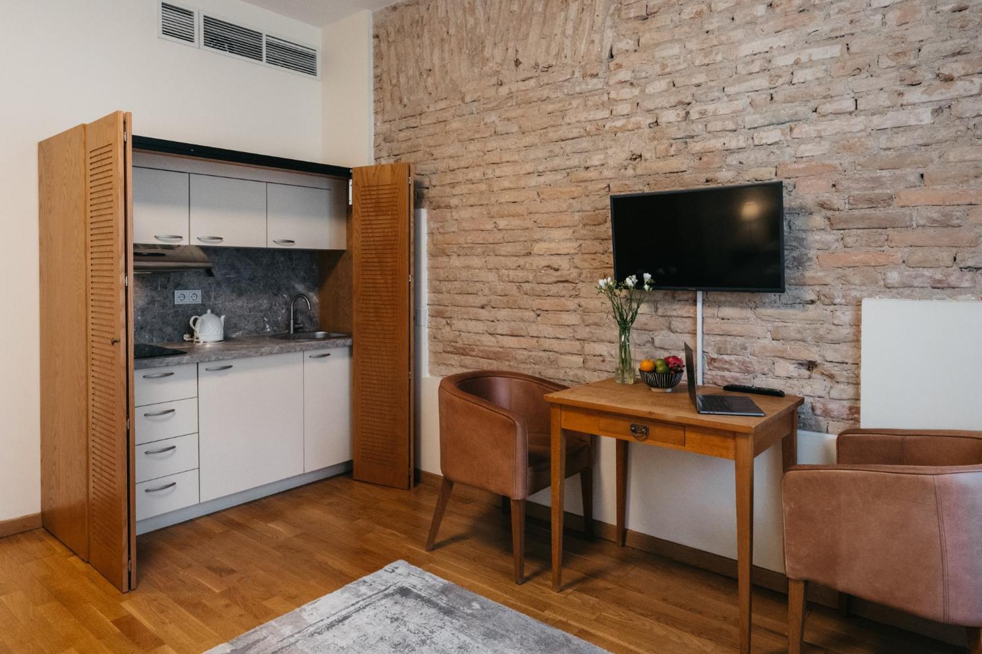 Cathedral Old Town Suites Vilnius Room photo